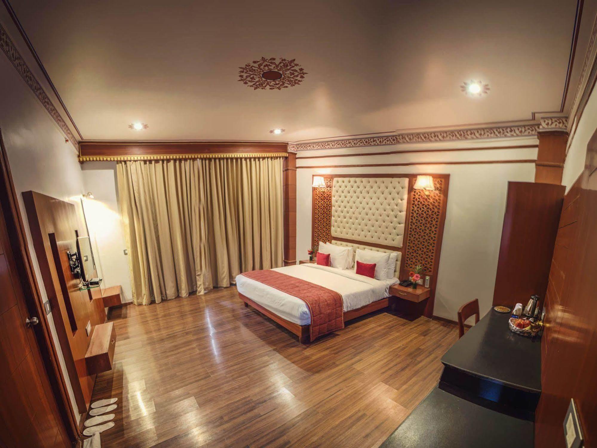 Regenta Resort Vanya Mahal Ranthambore サワイ・マドプール エクステリア 写真