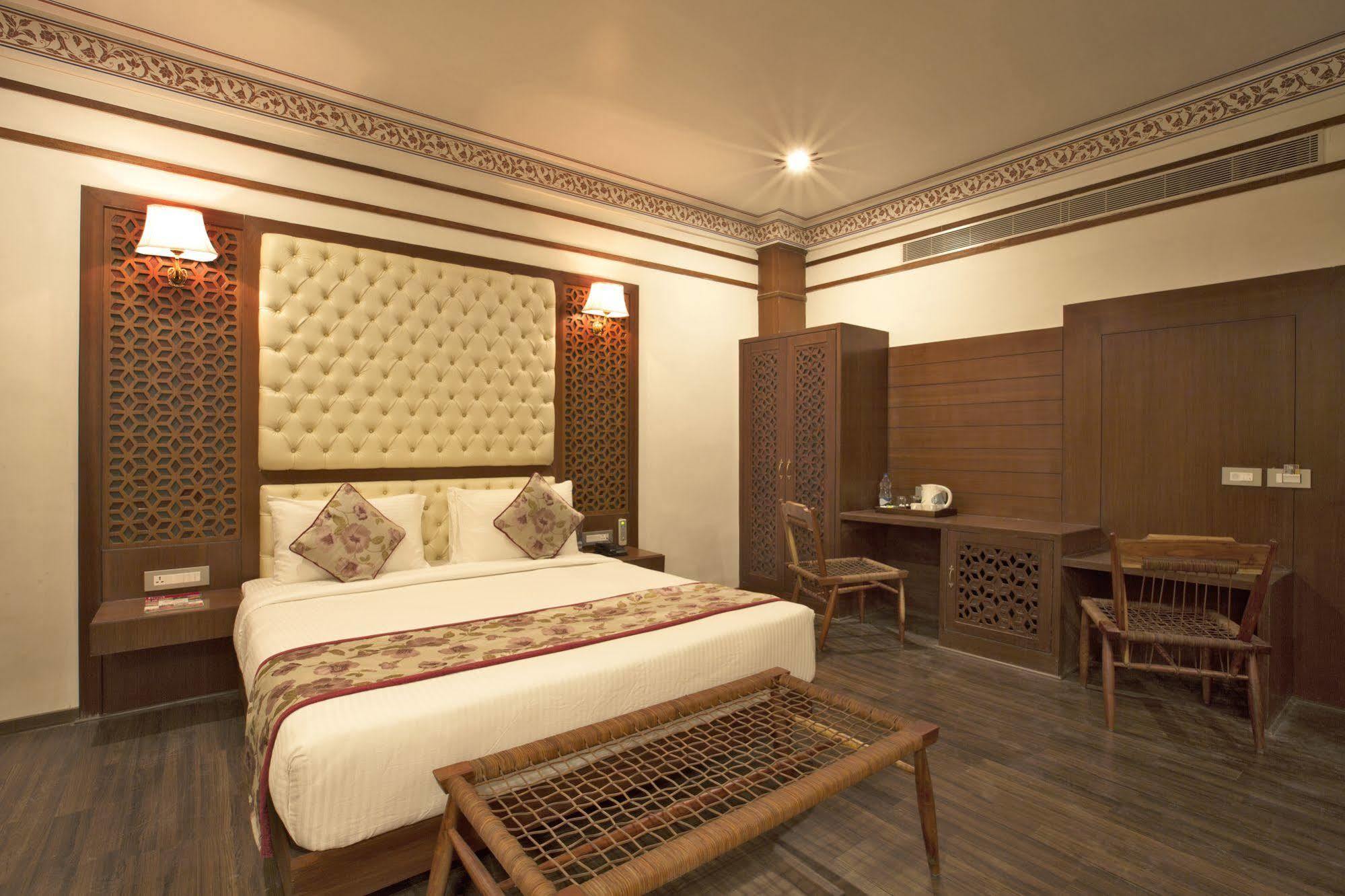 Regenta Resort Vanya Mahal Ranthambore サワイ・マドプール エクステリア 写真
